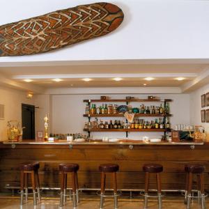 Barra de bar en el restaurante del Parador de Melilla